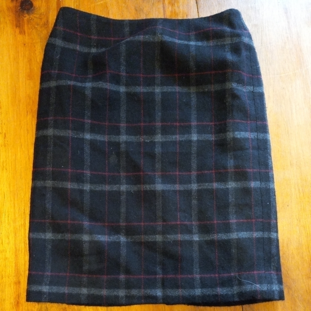 Talbots Petite Size 2P Straight Black Plaid Knee Length Career Skirt.
